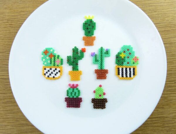 Kaktusy pikselowe naklejki 1