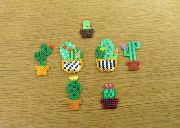 Kaktusy pikselowe naklejki