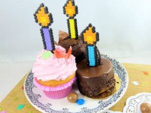 Pikselowe świeczki urodzinowe 2