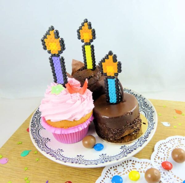 Pikselowe świeczki urodzinowe 2